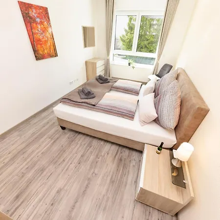 6 Petra * سانكت اندرياسبرغ