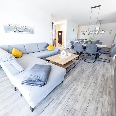 6 Petra * سانكت اندرياسبرغ